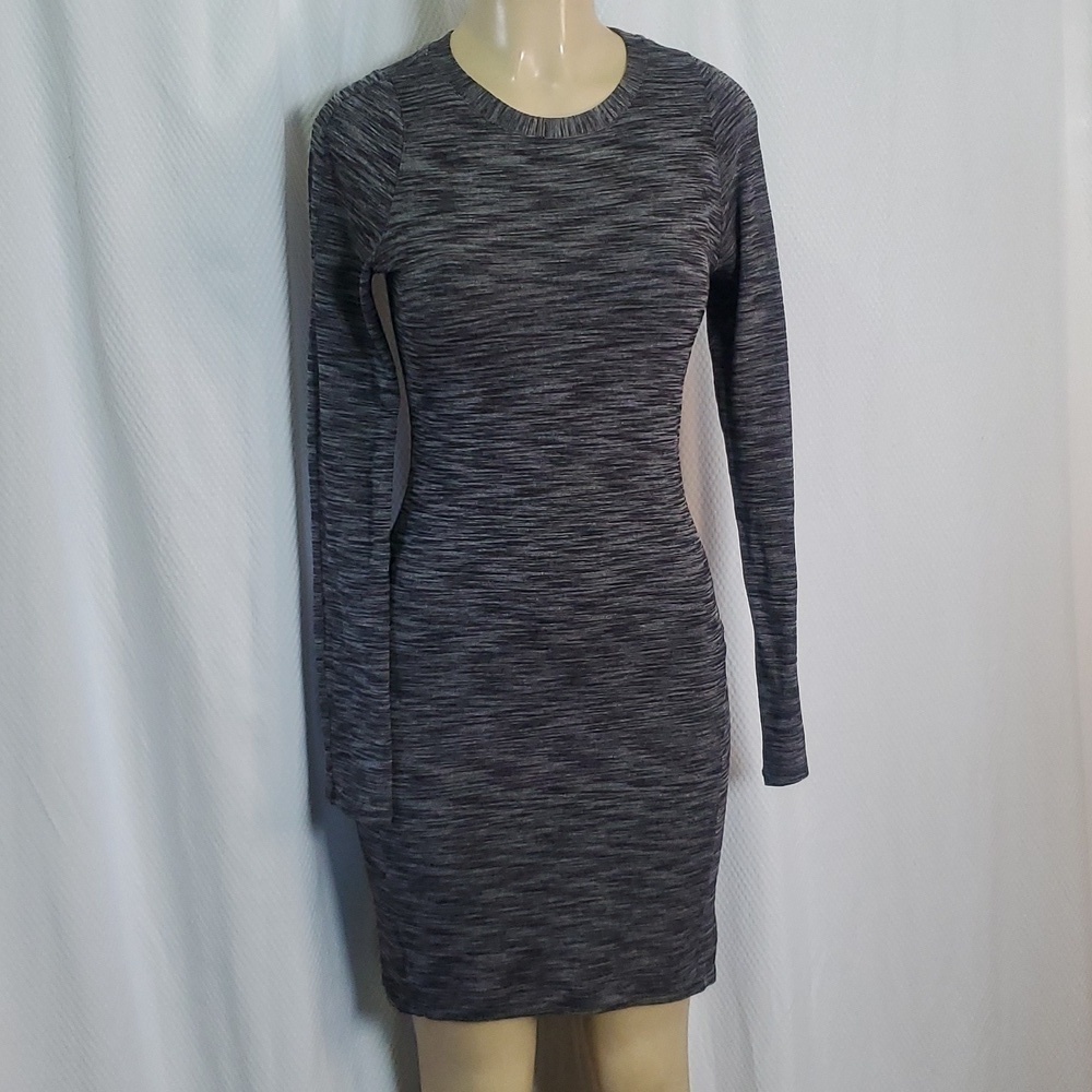 Lululemon Long Sleeve Dress in Heathered Black Gray Size 4